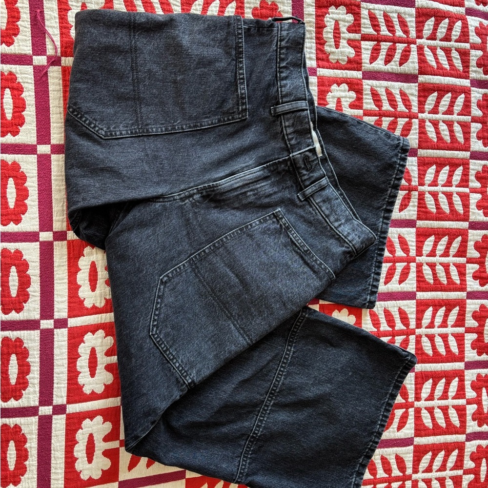 Everlane Way-High Gardener Cropped Jean size 29 in washed black color